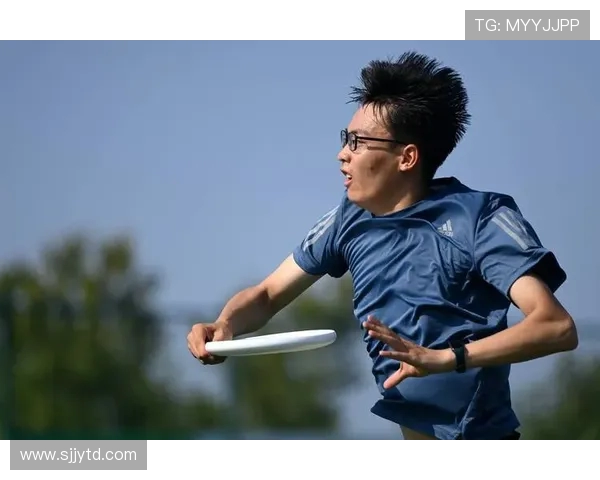 飞盘竞技的魅力与挑战:深入解析杭州飞盘队的战术与控制策略 飞盘竞技的魅力与挑战:深入解析杭州飞盘队的战术与控制策略