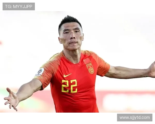 于大宝坚持与担当展现国足精神风貌激励青年奋勇拼搏