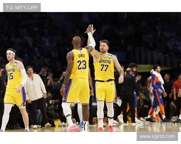 2012年湖人与勇士的经典对决回顾与精彩瞬间分析