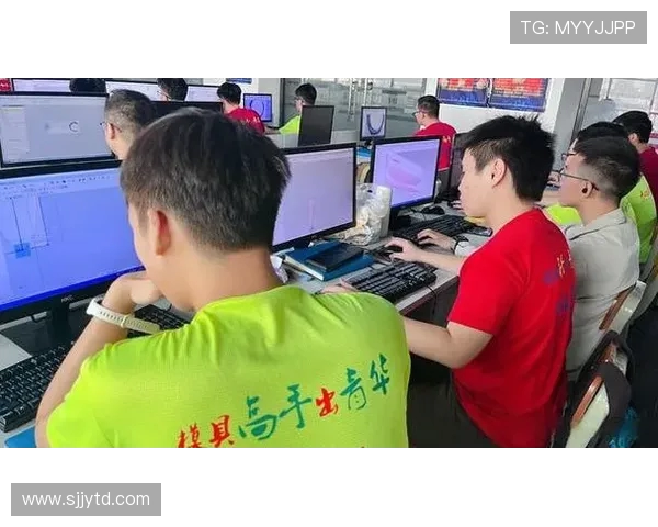 徐昕：从学术研究到社会实践的多元探索与创新之路